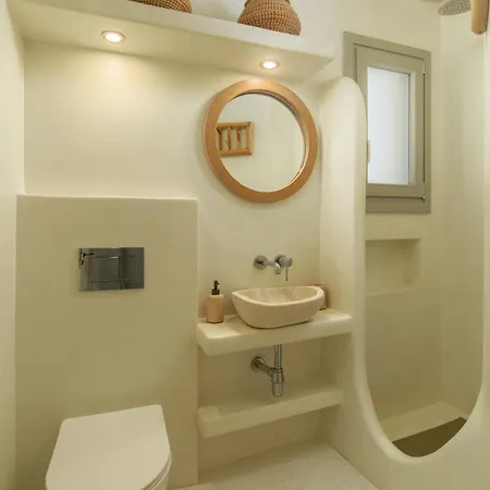 West Side Pool House By Hostandros Nyaraló