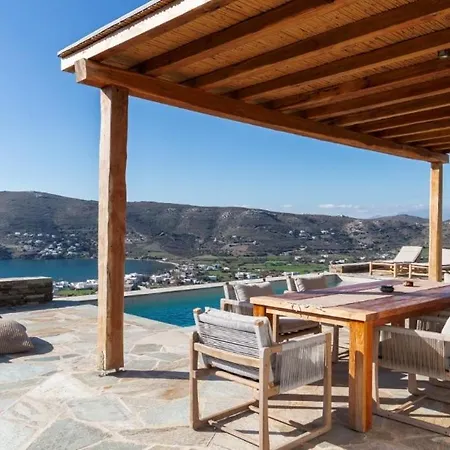 West Side Pool House By Hostandros Gávrio