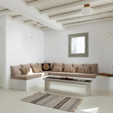 West Side Pool House By Hostandros Nyaraló *