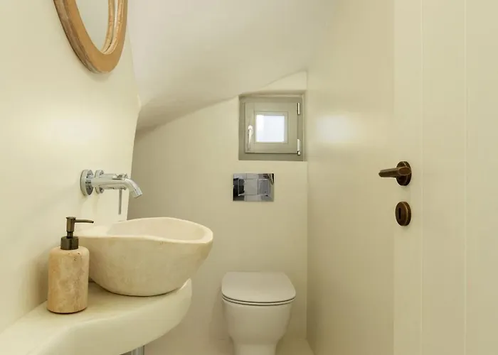 West Side Pool House By Hostandros Holiday home