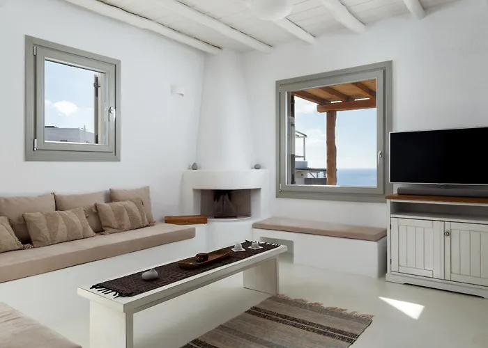 West Side Pool House By Hostandros