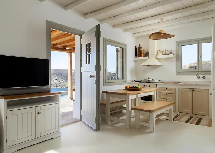 Holiday home West Side Pool House By Hostandros *