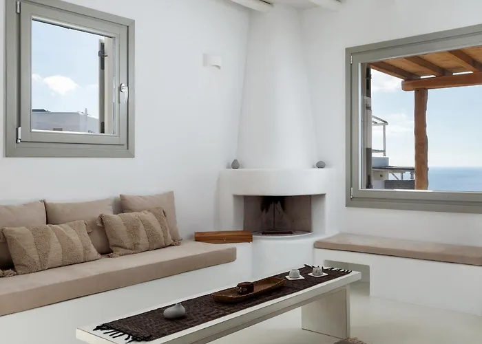 West Side Pool House By Hostandros *