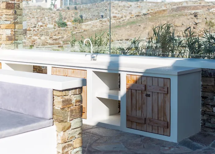 West Side Pool House By Hostandros *