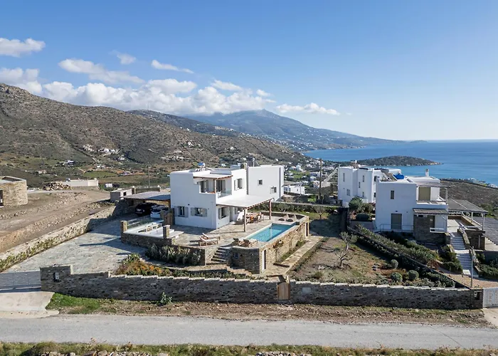 West Side Pool House By Hostandros